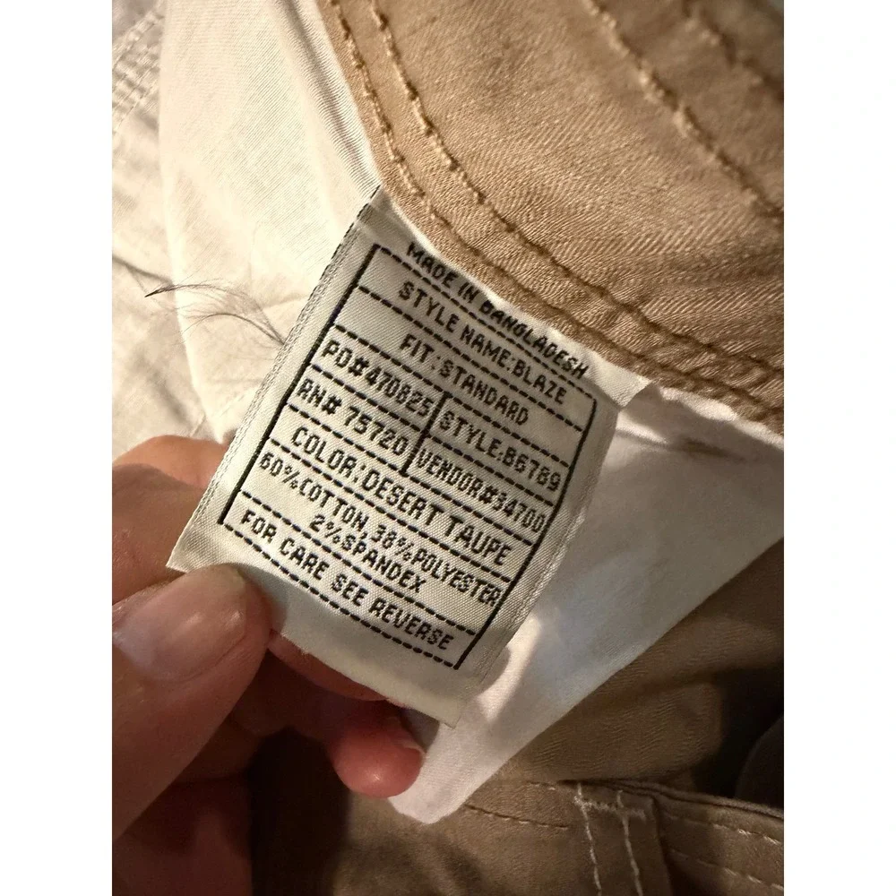 BKE Blaze Standard Fit Cargo Shorts Mens 38 Desert Taupe Contrast Stitch B6789